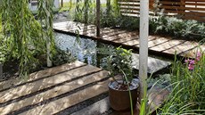 DEŠŤOVÁ ZAHRADA je stejně jako dalších devět zahrad založená přímo na ploše... DEŠŤOVÁ ZAHRADA je stejně jako dalších devět zahrad založená přímo na ploše...