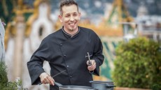 Hlavní hvězdou letošního ročníku Karlovského gastrofestivalu bude Ákos Sárközi,... Hlavní hvězdou letošního ročníku Karlovského gastrofestivalu bude Ákos Sárközi,...