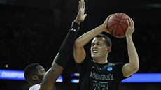 Stefan Jankovič (vpravo) v dresu Hawaii Rainbow Warriors bojuje proti Robertu... Stefan Jankovič (vpravo) v dresu Hawaii Rainbow Warriors bojuje proti Robertu...