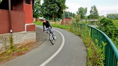 Nepřehledná zatáčka po cestě na Kuks je v Jaroměři před úpskou plovárnou. Nepřehledná zatáčka po cestě na Kuks je v Jaroměři před úpskou plovárnou.