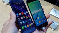 Smartphone Huawei Nova na veletrhu IFA v Berlín