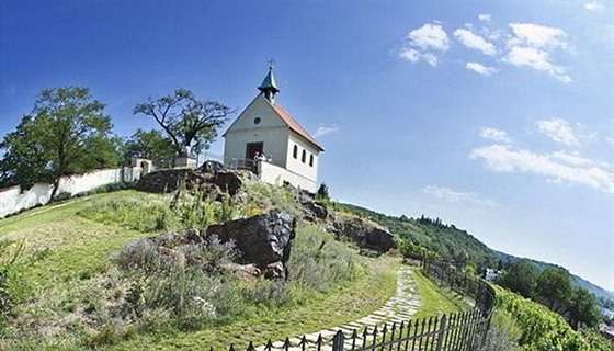 Praská zoo leí v mstské ásti Troja, jen kousek od Botanické zahrady s...