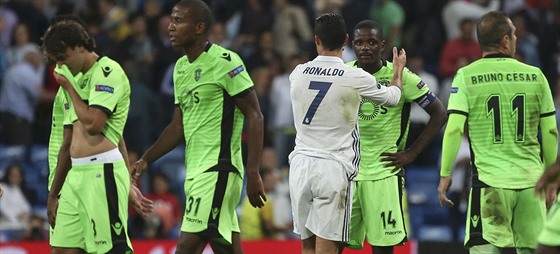 Cristiano Ronaldo z Realu Madrid utuje kamaráda z portugalské reprezentace a...