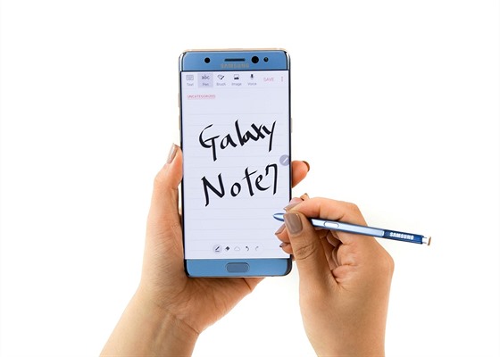 Za smolný Galaxy Note 7 prakticky není náhrada. Rozhodn ne ve stáji Applu
