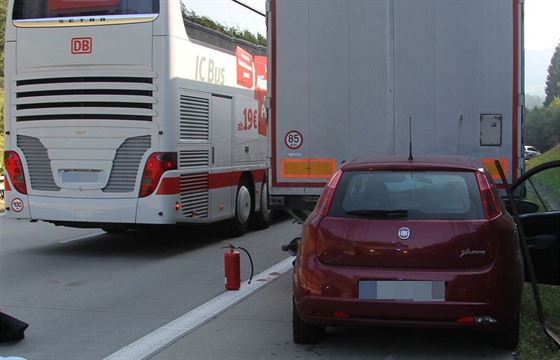 Tragická nehoda na dálnici D5 poblí Pimdy si vyádala jeden lidský ivot....