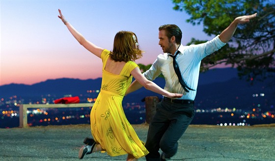 Ryan Gosling a Emma Stone v muziklu La La Land (2016)