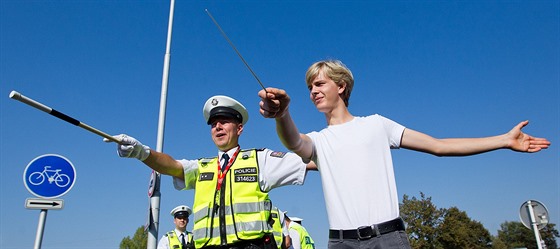 Matyá Novák se nezíká recese, pi úterní policejní akci na hradecké...