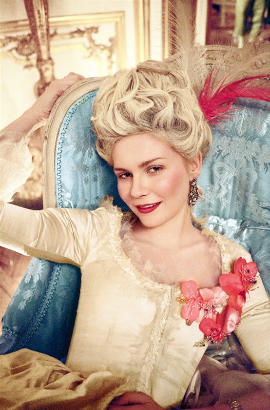 Fotogalerie: Kirsten Dunstová ve filmu Marie Antoinetta (2006)
