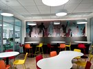 „Navrhli jsme celé patro s open space kanceláří pro několik stovek lidí a pro... „Navrhli jsme celé patro s open space kanceláří pro několik stovek lidí a pro...