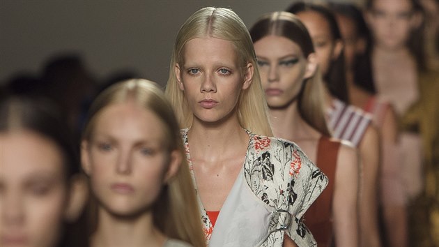Modelky na přehlídce Victorie Beckhamové (New York, 11. září 2016) Modelky na přehlídce Victorie Beckhamové (New York, 11. září 2016)