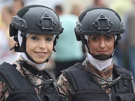 Dny NATO 2016: Female Company for Special Security Tasks - elitn ensk...
