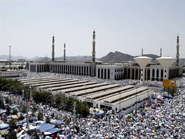 A dva miliony poutník dnes vystoupalo na pahorek Arafát u saúdskoarabské...