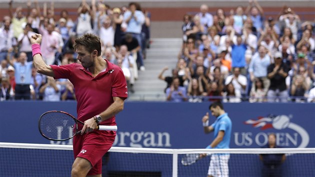 vcarsk tenista Stan Wawrinka se raduje ve finle US Open proti Djokoviovi.
