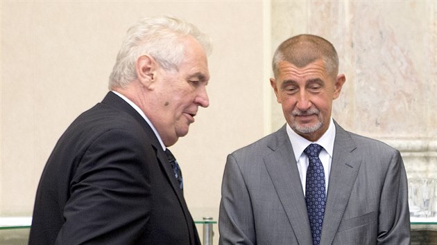 Prezident Milo Zeman se 12. záí v Praze zúastnil jednání tripartity. Na...