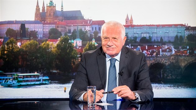 Exprezident Vclav Klaus v ivm poadu Rozstel s fredaktorem MF DNES Jaroslavem Pleslem (19. z 2016)