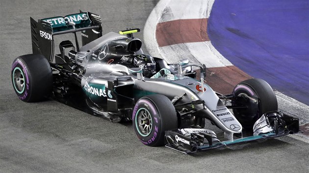 STBRN LDR. Nico Rosberg vede Velkou cenu Singapuru formule 1.
