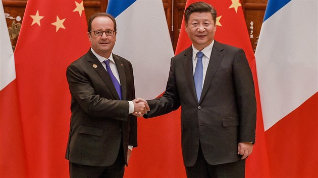 Francouzsk prezident Franois Hollande a jeho nsk protjek Si in-pching.