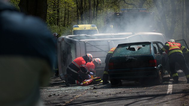 V roce 2015 policie vyetovala 140 dopravnch nehod spojench s porem auta. Ilustran foto