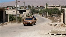 Povstalci ve vesnici Dubáta al-Chaab na jihu Sýrie. (11.9. 2016)