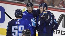 Německý útočník Leon Draisaitl (vpravo) dává góly za Tým Evropy na Světovém... Německý útočník Leon Draisaitl (vpravo) dává góly za Tým Evropy na Světovém...