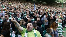 Fanouci na skotském derby mezi Celtikem a Rangers.