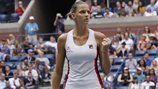 Karolína Plíšková se raduje z vyhraného fiftýnu ve finále US Open. Karolína Plíšková se raduje z vyhraného fiftýnu ve finále US Open.