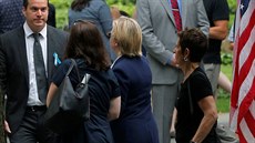 Hillary Clintonová opoutí vzpomínkové shromádní k 11. záí v New Yorku (11....