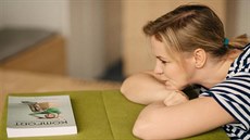 Veronika Kotradyová se svou novou knihou Komfort v mikroprostředí, která se... Veronika Kotradyová se svou novou knihou Komfort v mikroprostředí, která se...