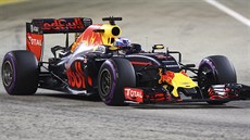 Daniel Ricciardo bhem kvalifikace na Velkou cenu Singapuru