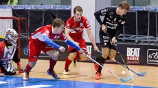 Momentka z utkání mezi Pardubicemi (červená) a Střešovicemi Momentka z utkání mezi Pardubicemi (červená) a Střešovicemi