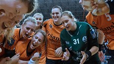 Radost mosteckých házenkářek Radost mosteckých házenkářek