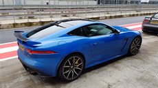 Jaguar F-Type SVR