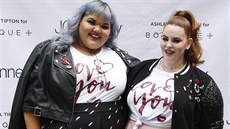 Plus size modelky Ashley Nell Tiptonová a Tess Holliday (New York, 6. záí 2016)