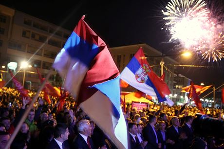 Stoupenci prezidenta Republiky srbské Milorada Dodika slaví výsledek zakázaného referenda