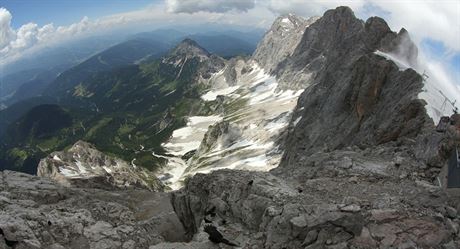Horský masiv Dachstein v Severních vápencových alpách