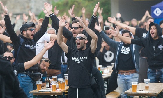 Fanouci eckého týmu patí k nejagresivnjím v Evrop. V Liberci mají vyhrazenou ást msta, dohlíejí na n stovky policist.