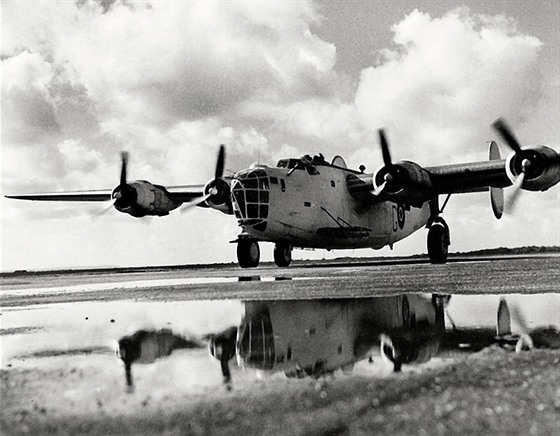 Jeden z liberator 311. eskoslovenské bombardovací perut RAF