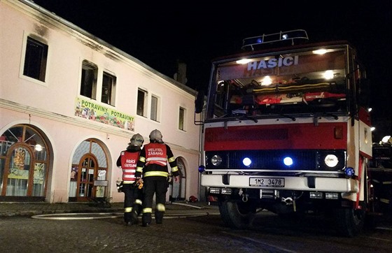 Pi poáru bytu v Tovaov se udusilo osm zvíat.