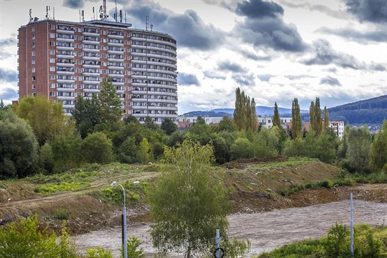 Demolice torza nedostavného obchodního domu na Jiních Svazích je u konce....