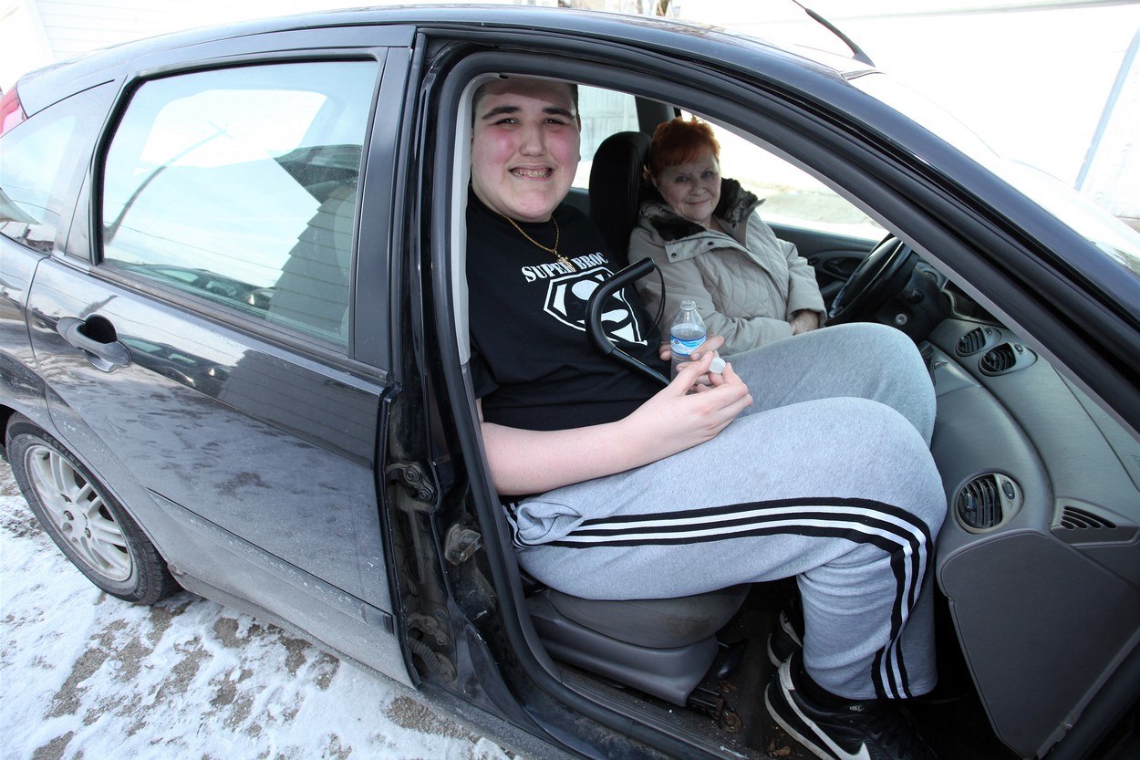 Broc Brown Can Barely Fit in The Car
