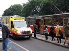 Tramvaje kam oko dohlédne - mimořádná událost, v tramvaji č.9 zkolaboval cestující a čekalo se na příjezd záchranky. Nakonec odcházel po svých, tak snad nic vážného. Čas cca 17:40 Tramvaje kam oko dohlédne - mimořádná událost, v tramvaji č.9 zkolaboval cestující a čekalo se na příjezd záchranky. Nakonec odcházel po svých, tak snad nic vážného. Čas cca 17:40