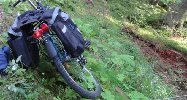 Pětasedmdesátiletý cyklista spadl z kola mezi obcemi České Žleby a Dobrá na... Pětasedmdesátiletý cyklista spadl z kola mezi obcemi České Žleby a Dobrá na...