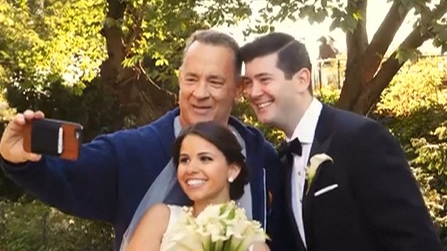 Tom Hanks překvapil nevěstu a ženicha. Tom Hanks překvapil nevěstu a ženicha.