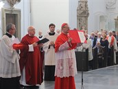 Za velkého potlesku ve würzburském dómu papežský delegát, perfekt Kongregace... Za velkého potlesku ve würzburském dómu papežský delegát, perfekt Kongregace...