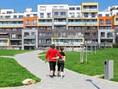 Na vlastní bydlení ještě řada mladých nedosáhne, a tak zůstává u rodičů.... Na vlastní bydlení ještě řada mladých nedosáhne, a tak zůstává u rodičů....