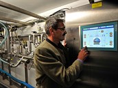 Počítače kontrolující proces vaření piva nejsou u největších pivovarů, ale ani... Počítače kontrolující proces vaření piva nejsou u největších pivovarů, ale ani...