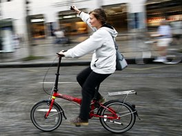 Paíský den bez aut ocenili pedevím cyklisté. (25. záí 2016)