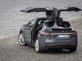 Tesla Model X P90D Ludicrous