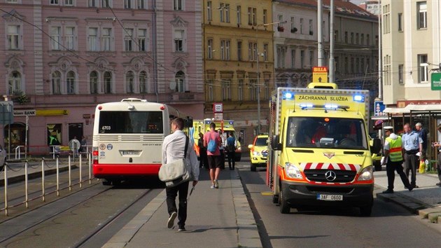 Na nmst Brat synk hodinu po poledni srazil autobus asi tinctiletho chlapce (27.9.2016)