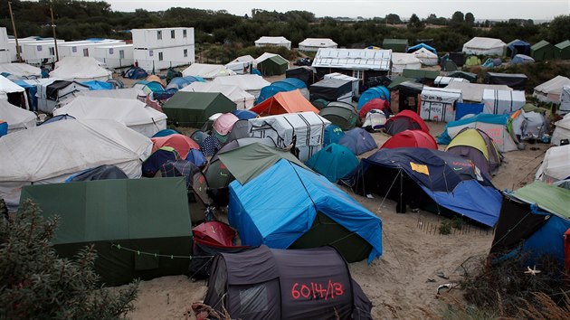 Uprchlick tbor v Calais zvan dungle. (26. 9. 2016)